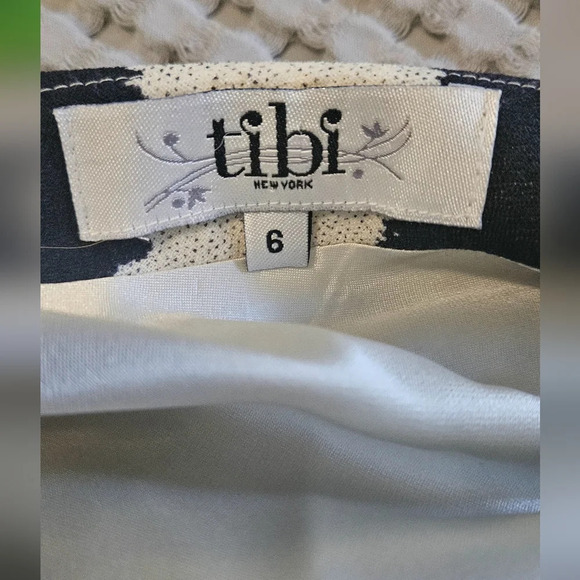 TIBI 100% wool one shoulder zebra print mini dress. Size 6 - Picture 5 of 10